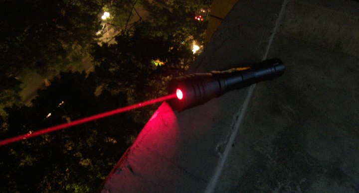 100mW 수지형 빨간색 레이저 포인터 방수 레이저 손전등